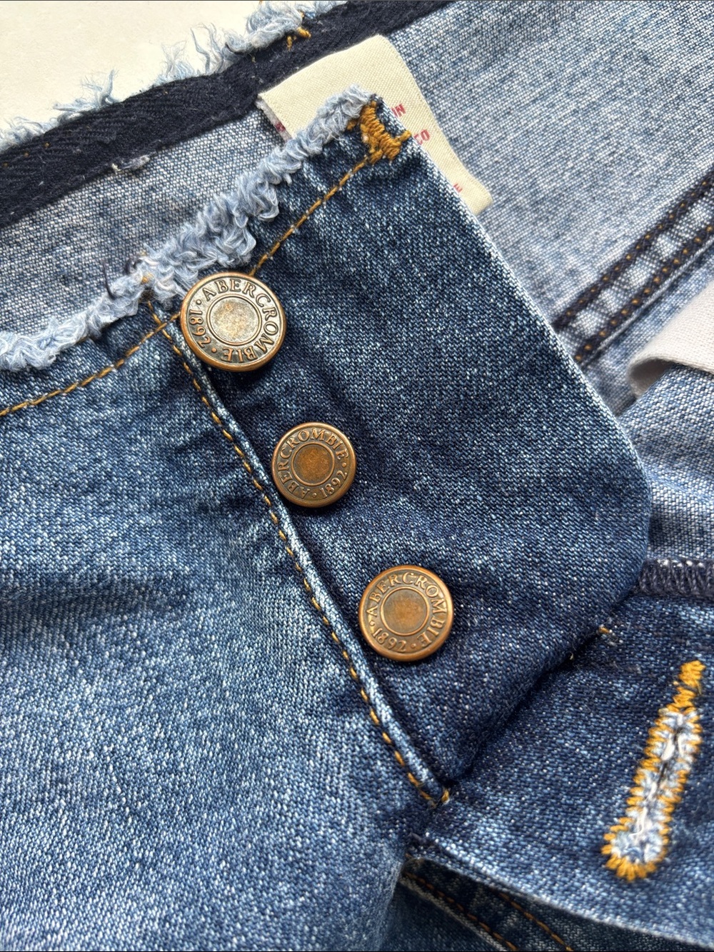 Vintage Abercrombie & Fitch Y2K Hot Low Rise Distressed Short Denim Baddie Sexy - Picture 15 of 17